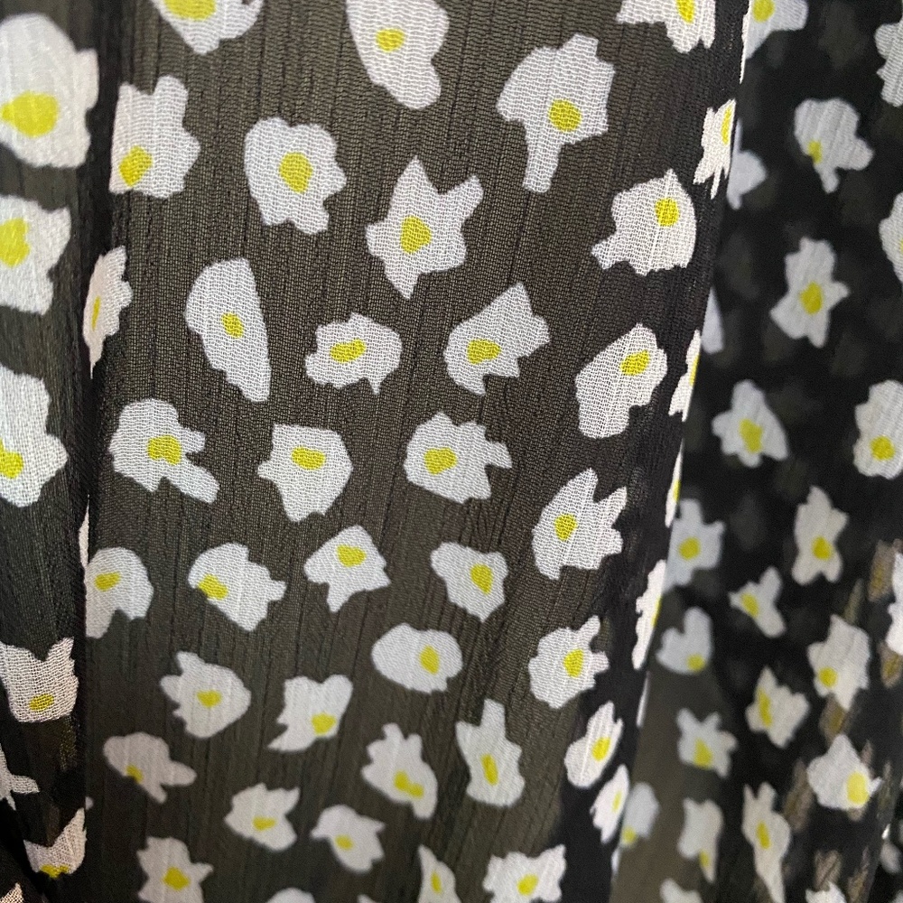 Sheer Blouse with front twist at waist - Picture 3 of 5